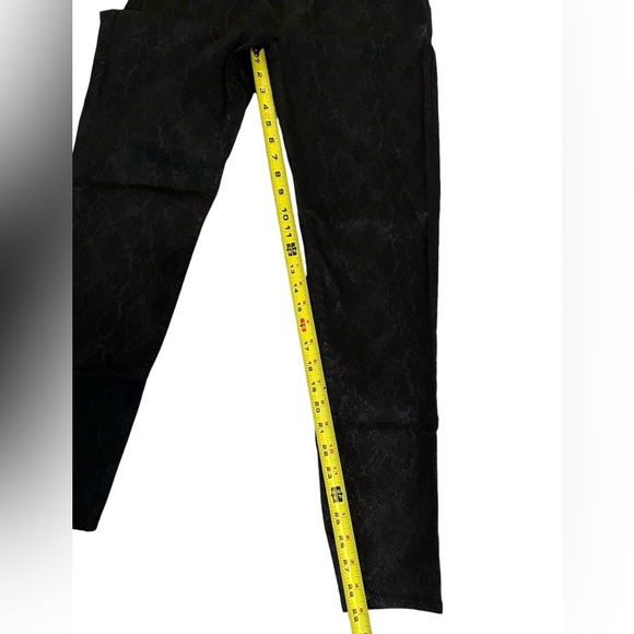 Rock & Republic Blake Snakeskin Print Denim RX Fever Pull On Leggings - Picture 8 of 8